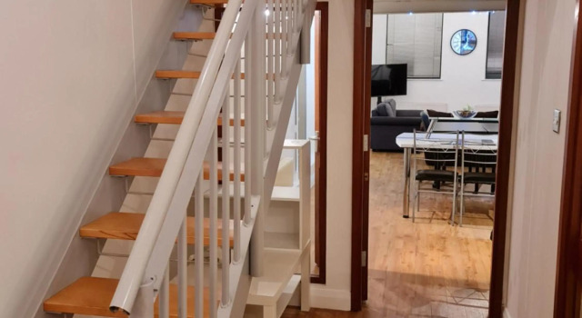 Lace Market Apartments by the Market Square - "New York Style Apartments" in Nottingham City Centre most Central Location by Victoria Centre Shopping Centre and Nightlife with Lounge and Full Kitchen - "Cook as you would at Home", Забронировать Апартаменты/квартира Апартаменты Ноттингема, рядом с Nottingham Central Library, Апартаменты/квартира