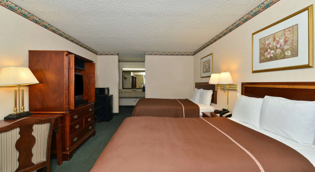 Четырёхместный номер Standard Americas Best Value Inn Fredericksburg N