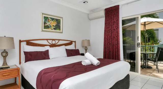 Апартаменты Beachfront Apartments on Trinity Beach