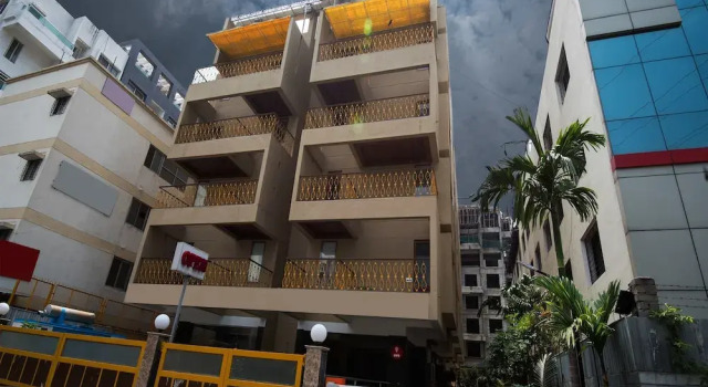 Super OYO Townhouse 282 Golf Course Road Gurgaon Near Appu Ghar, Забронировать Отель Отели Гургаон с парковкой, рядом с Улица Гольф-Корс-роуд, Парковка