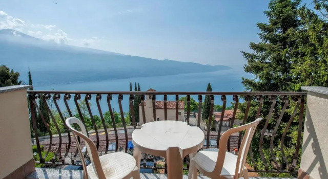 Апартаменты с видом на озеро Hotel Bellavista