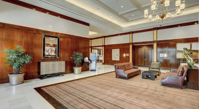 Beautiful Strip View Studio w Balcony 02807
