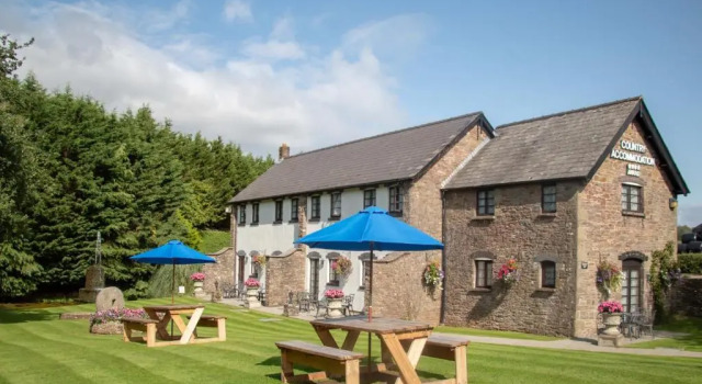 The Greyhound Inn & Hotel, Varaa Hotelli Usk 