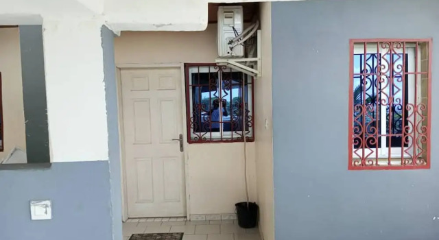 Remarkable 1 Bedroom Flat in Bonaberie Ancienne