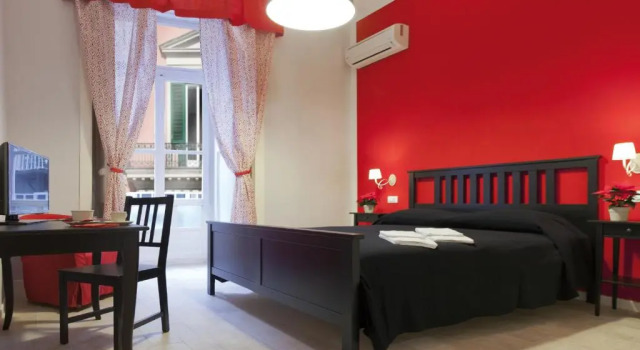 Standard Doppel Zimmer mit Balkon Napoli Experience