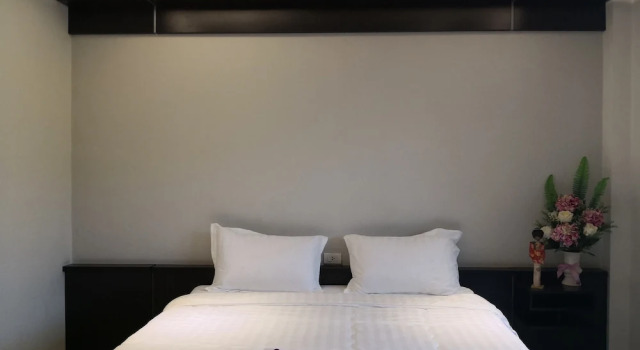 Shinjo Grand Boutique, Varaa Boutique-hotelli Hotellit North-Eastern Thailand pysäköinnillä, Pysäköinti