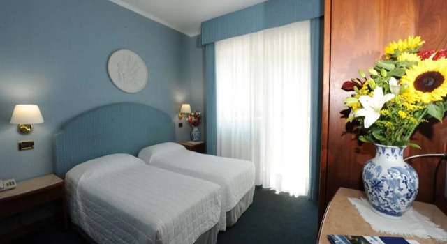 Hotel Excelsior Bay, Забронировать Отель Мальчезине Garda Veneto, рядом с Замок Скалигеров