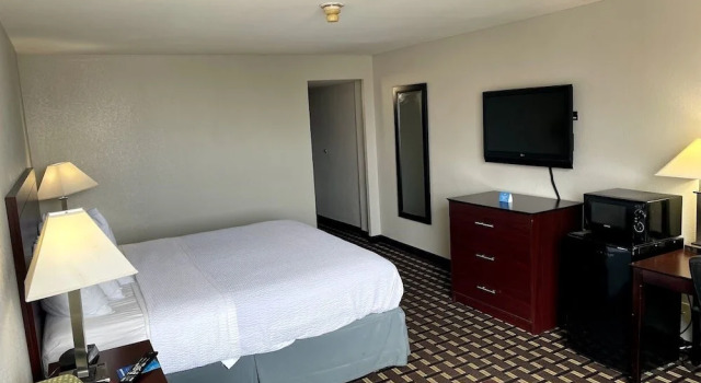 Двухместный номер Standard Days Inn by Wyndham Fort Wright Cincinnati Area