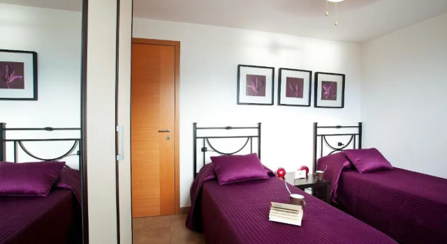 Residenza Romina Apartment, Book Apartment Hotels in Como with a Pool, Swimming Pool