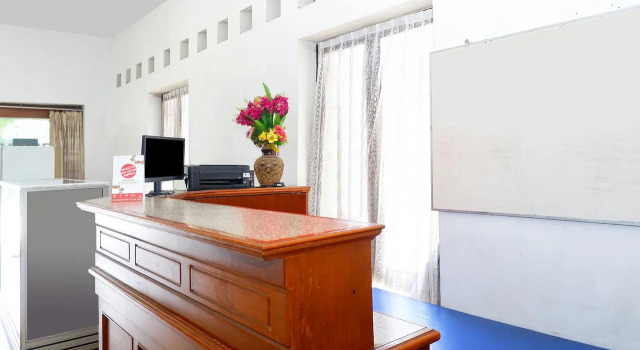 OYO 1196 Hotel Pura Puspa Rosa, Book Hotel Catur Tunggal 