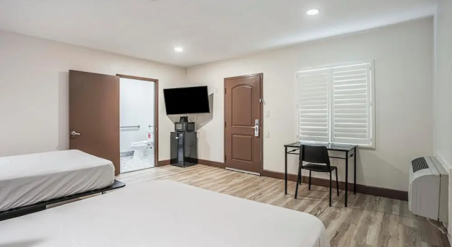 Четырёхместный номер Standard The Greens Hotel on Stockton
