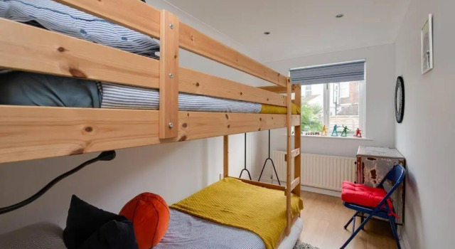 Cosy, nautical 2 bed, 5 mins stroll to Seafront