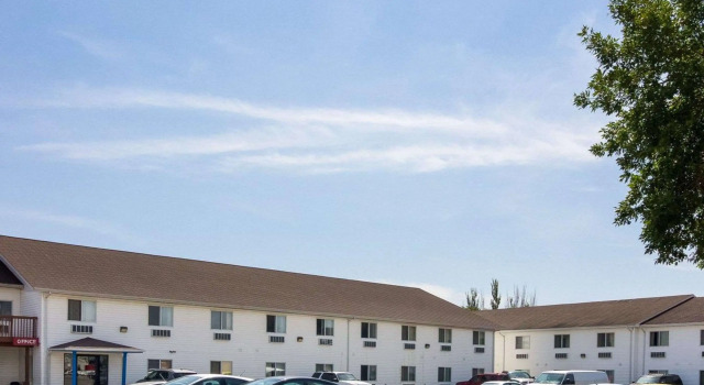 Rodeway Inn West Fargo Main Ave, Забронировать Отель Уэст-Фарго штат Северная Дакота