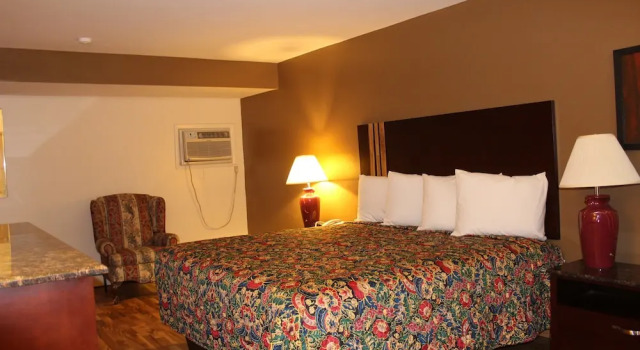 Люкс American Inn and Suites