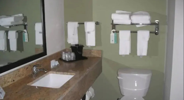 Двухместный номер Economy Express Inn & Suites
