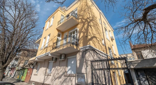 FM Deluxe 2-BDR Apartment - Fantastic Stay, Book Apartment Slivnitsa Sofia