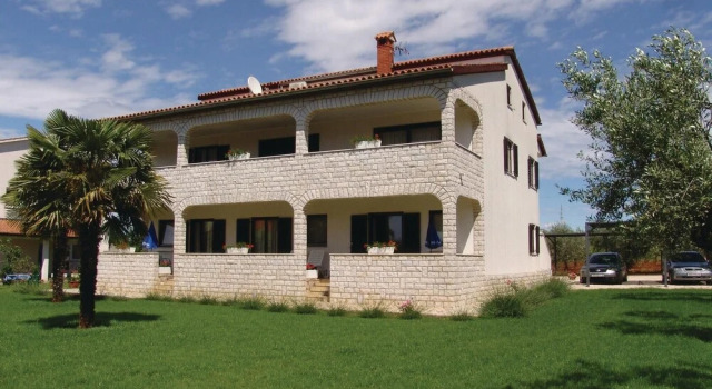 Awesome Home in Porec With Wifi and 2 Bedrooms