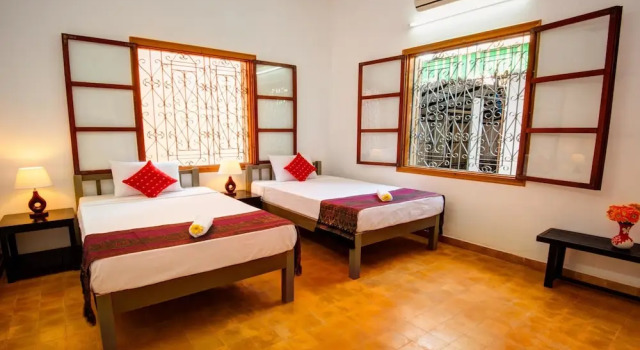 Двухместный номер Standard с балконом Base Villa Phnom Penh - Hostel