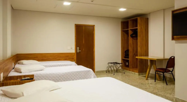 Четырёхместный номер Deluxe Lindóya Hotel