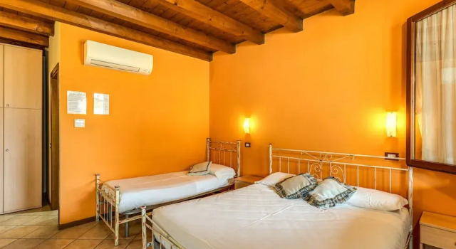 Agriturismo Pozzo Fiorito, Забронировать Фермерский дом Кастильоне-делле-Стивьере Ломбардия