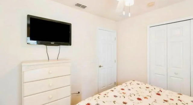 6BR Resort Home Near Disney - With Private Pool Hot Tub and Games Room, Забронировать Курортный отель Отели Киссимми 3 звезды, рядом с Блошиный рынок «192», 3*