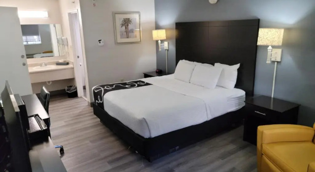 Номер Standard La Quinta Inn by Wyndham Tampa Near Busch Gardens