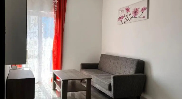 F4-2 Room 2 single beds shared bathroom