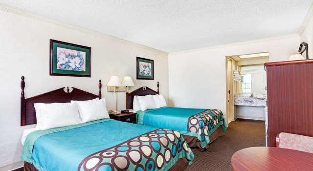 Super 8 - Clarksville, Boek Mini-hotel Hotels in Clarksville met parkeren, Parkeren