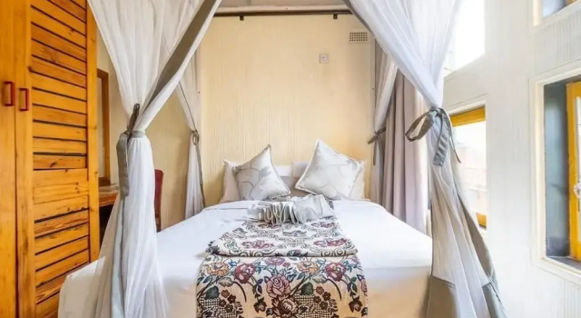 Avril Guest Lodge