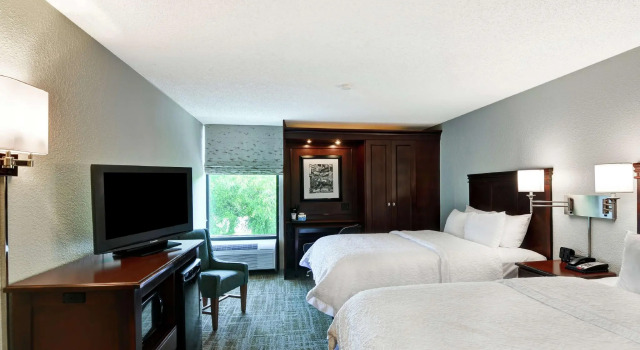 Четырёхместный номер Standard Hampton Inn Charlotte-Gastonia