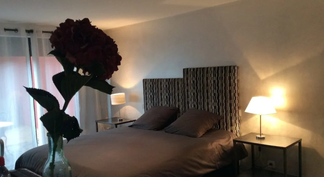 La Cour Rose, Prenota Hotel Mornant Alvernia
