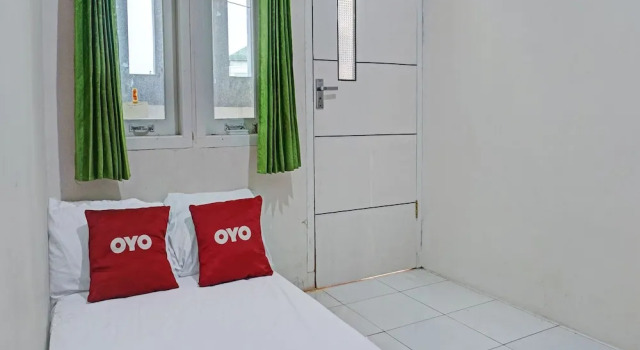 Camera Standard OYO Life 92684 Kost Mutiara Nirwana