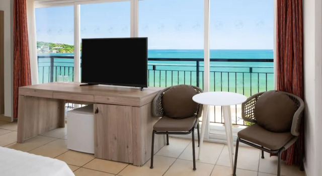 Четырёхместный номер Standard с видом на океан Decameron Isla Coral Guayabitos, Ramada All-Inclusive Resort