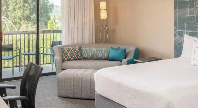 Четырёхместный номер Deluxe Courtyard by Marriott Seattle Sea-Tac Area