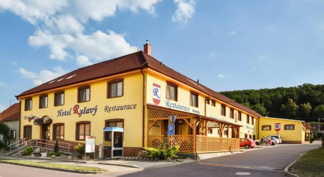 Hotel Ryšavý, Rezerwuj Hotel Hotele w Central Bohemia z parkingiem, Parking