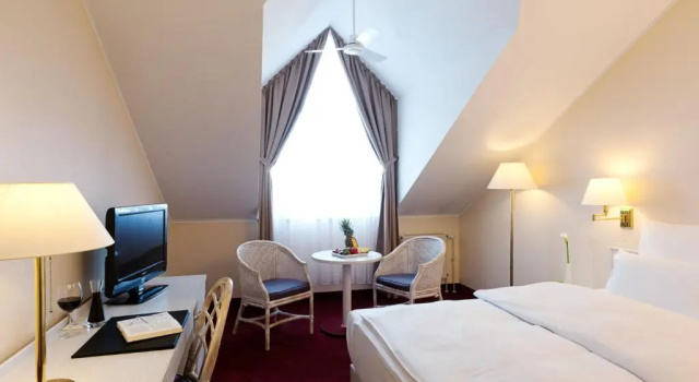 Двухместный номер Standard Courtyard by Marriott Magdeburg
