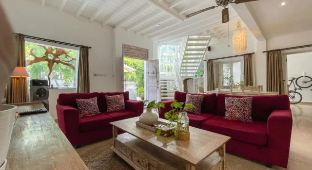 Villa Putih - Canggu beach house 150m Berawa beach, Rezervovat Vila Chaty v Bali, Chalupa