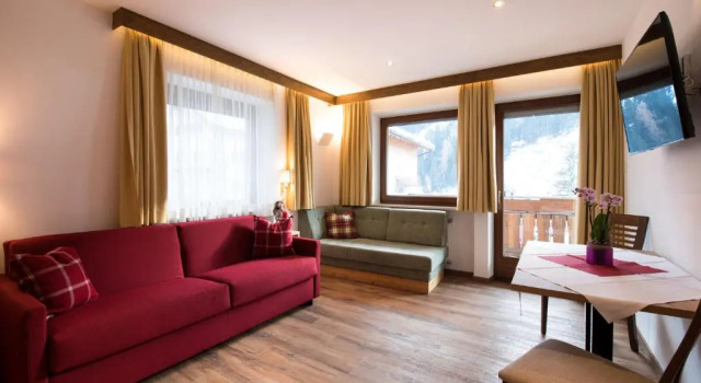 Апартаменты с балконом La Tambra - Residence - Central with Restaurant