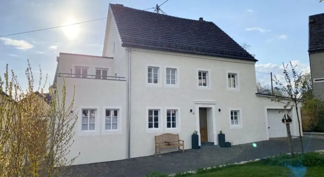 Holiday Home Eifelise, Boek Hotel Fleringen Vulkan Eifel