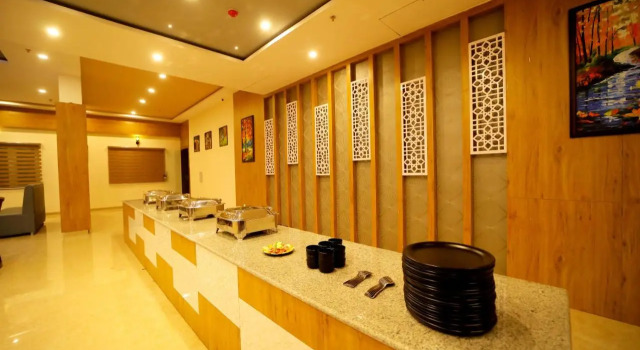 The Sky Imperial - Shahi Hotels & Resort, Забронировать Курортный отель Отели штата Раджастхана с парковкой, Парковка