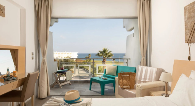 Номер Comfort с видом на бассейн Kolymbia Bay Art Boutique Hotel