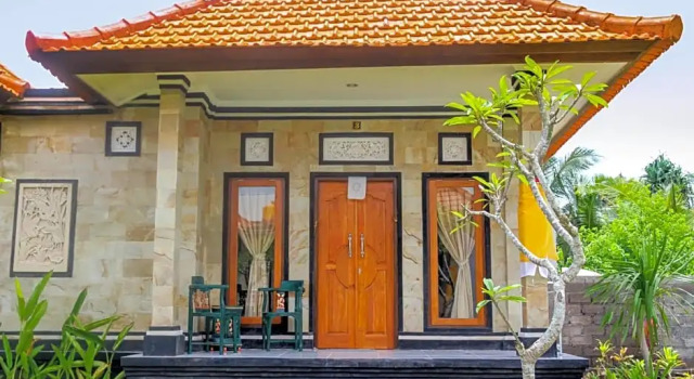 DeIndra Nusa Inn, Забронировать Отель Отели Лембонган с парковкой, рядом с Пляж Нуса Лембонган, Парковка