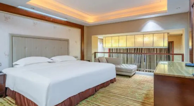 Люкс River & Holiday Hotel