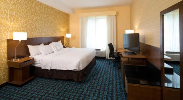 Номер Standard Fairfield Inn & Suites by Marriott Detroit Chesterfield