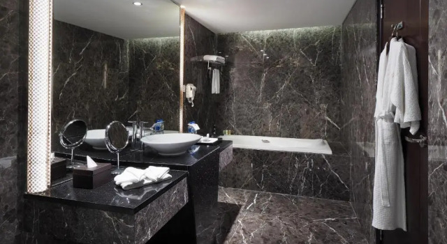 Полулюкс Cambridge Hotel Medan