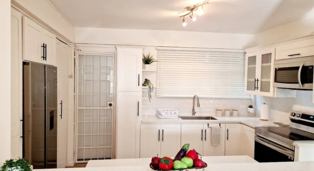 Апартаменты Comfort 2 Bed parking gated modern