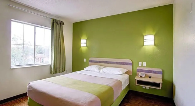 Номер Standard Super 8 by Wyndham Aurora East
