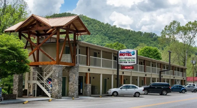 Rivers Edge Motel, Забронировать Мотель Чероки Аппалачи