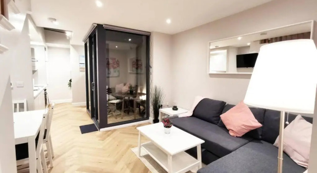 Бунгало LOVELY 2bed HOME with patio & fast reliable WIFI