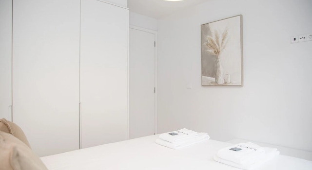 Liiiving - Modern & Glam Apartment M, Забронировать Апартаменты/квартира Cedofeita / Santo Ildefonso / Se / Miragaia / Sao Nicolau e Vitoria Порту, рядом с Lapa Metro Station